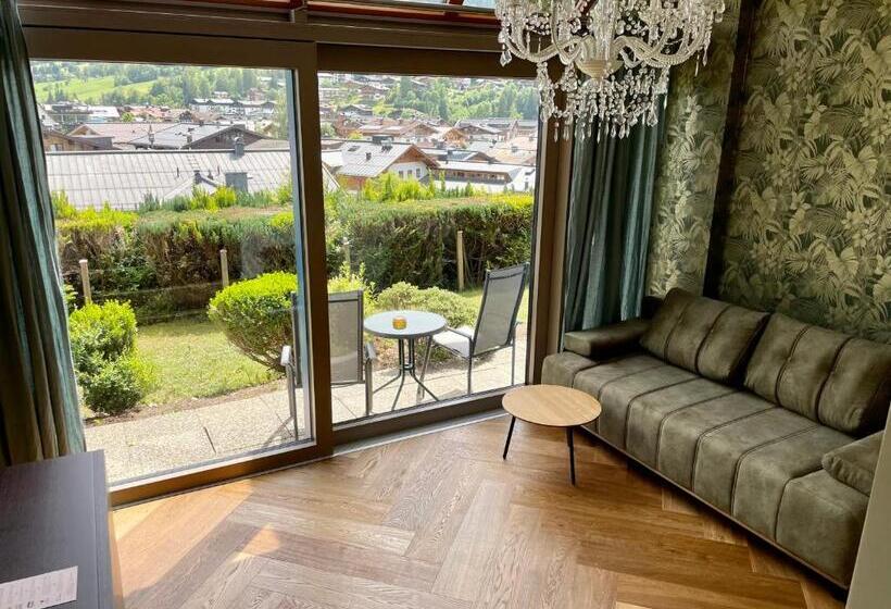 سوییت با چشمانداز کوه, Villa Oxa Boutique Design