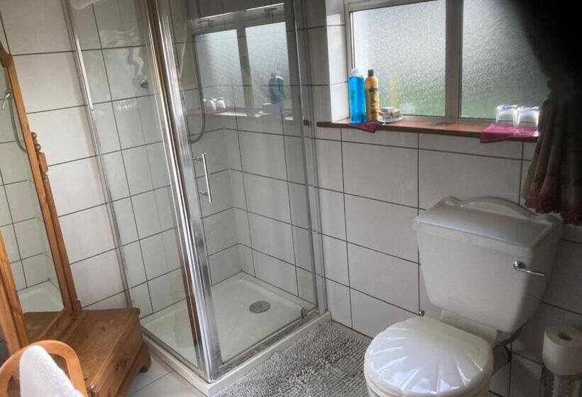 اتاق خانوادگی, Evergreen Bed & Breakfast