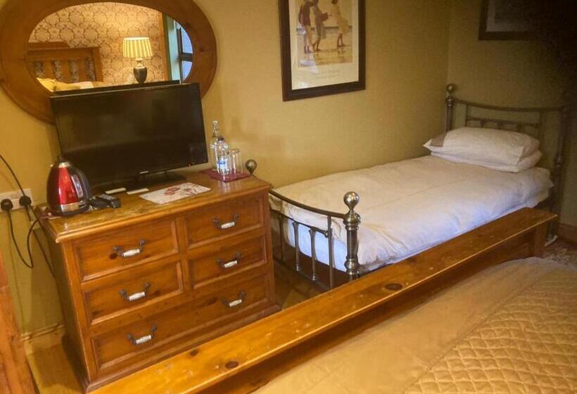 اتاق استاندارد سه نفره, Evergreen Bed & Breakfast