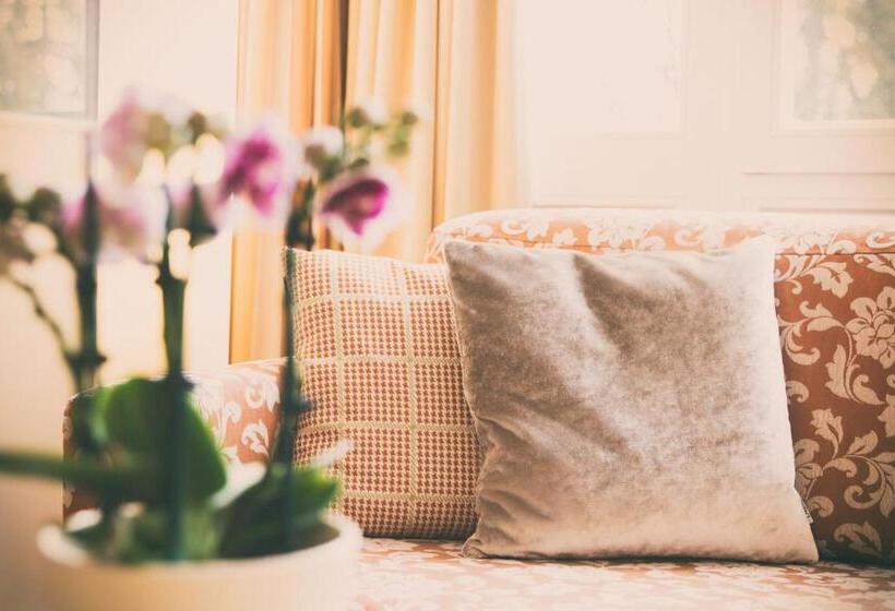 バルコニー付スイート, Annelies