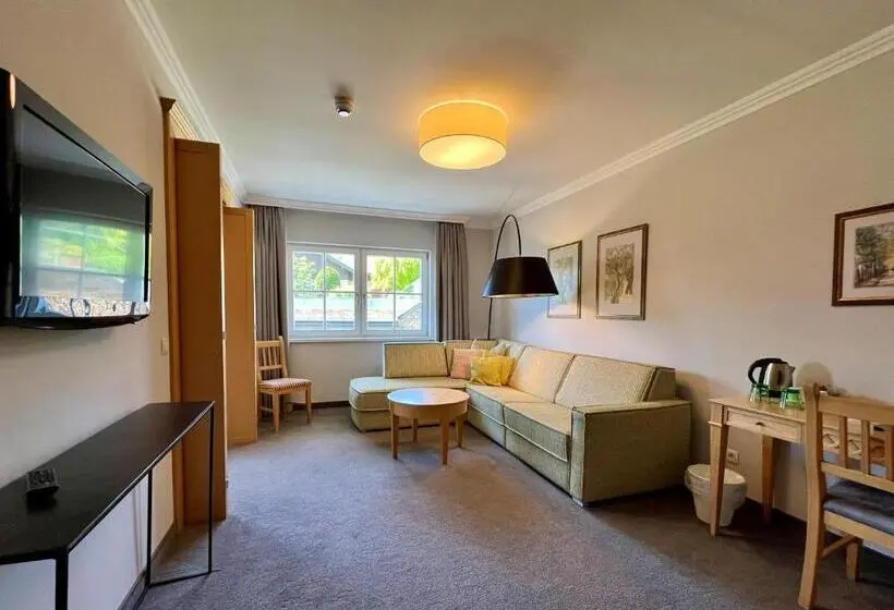 Suite z Balkonem, Annelies