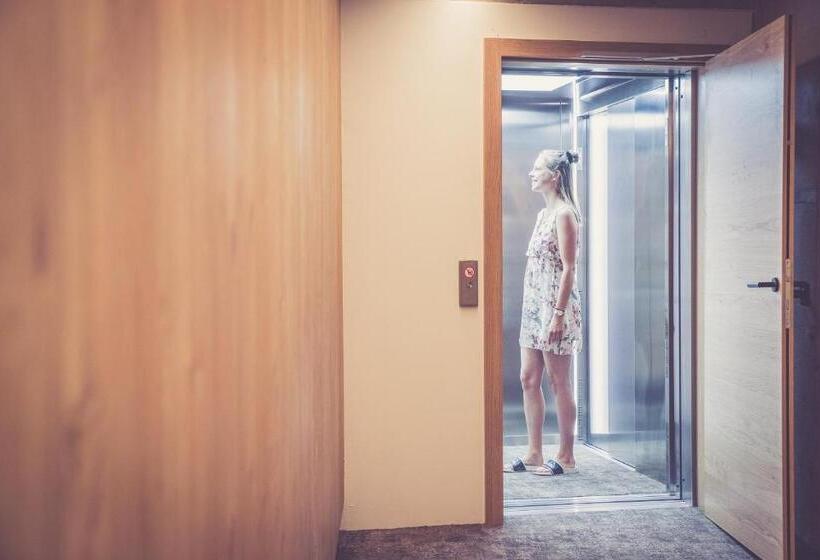 1ベッドルームアパートメント, Annelies