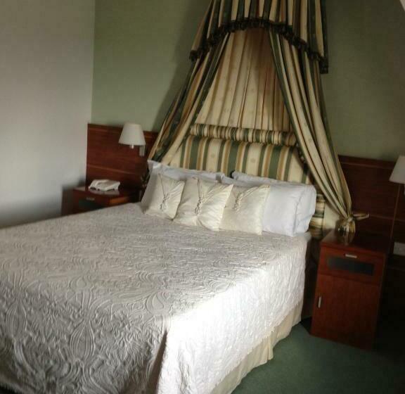 标准间, Ashbourne House