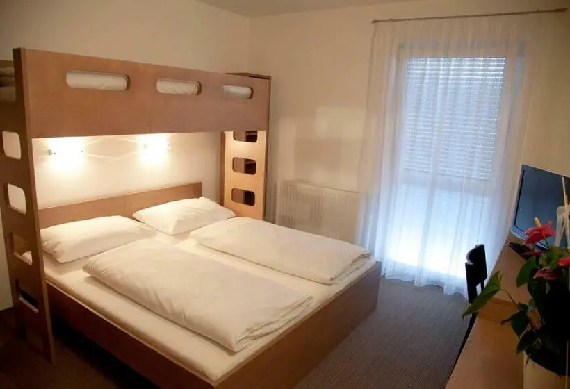 Standard Kolmen Hengen Huone, Fair Price