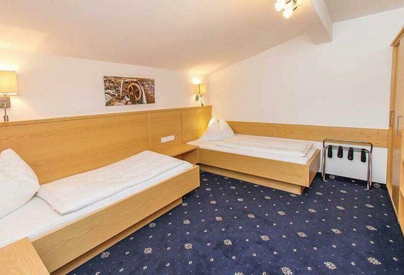 جناح جونيور, Gasthof Bad Hochmoos