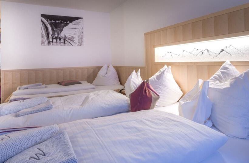 스탠다드 트리플 발코니 룸, Grieserin