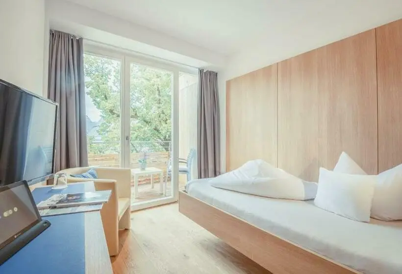 Standard Yhden Hengen Huone, Kendler