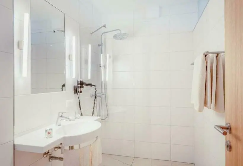 Standard Yhden Hengen Huone, Kendler