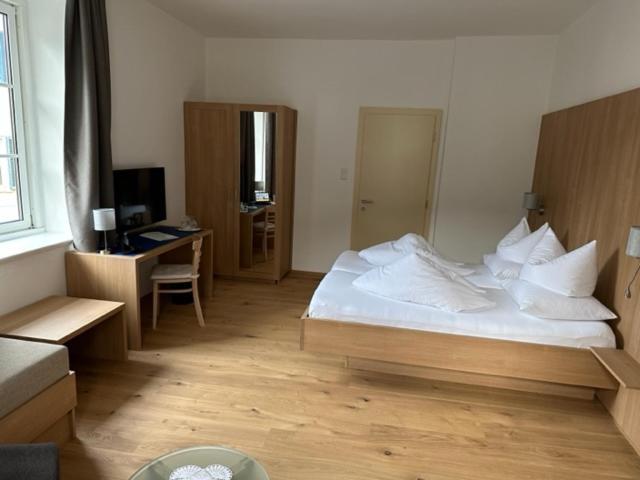 スタンダードトリプルルーム, Kendler