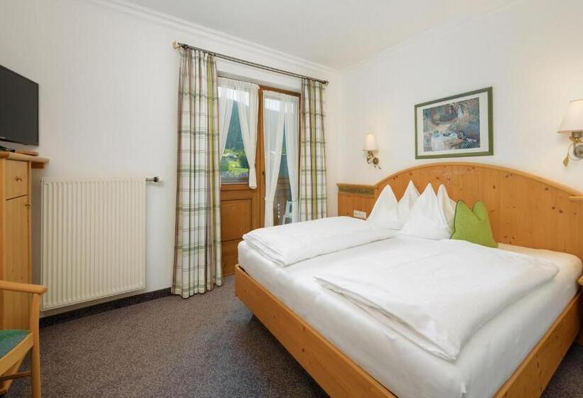 バルコニー付きスタンダードルーム, Salzburgerhof