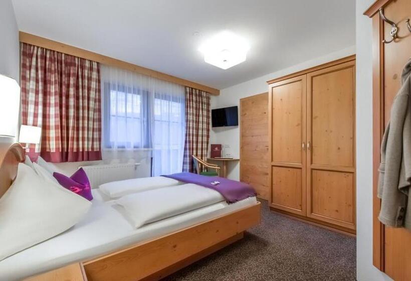 バルコニー付きスタンダードルーム, Salzburgerhof