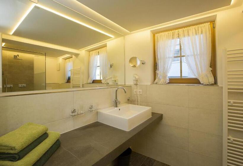 침실 1개 아파트, Tanzer