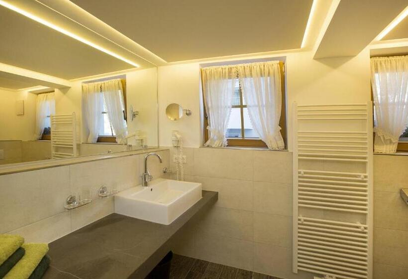 침실 1개 아파트, Tanzer