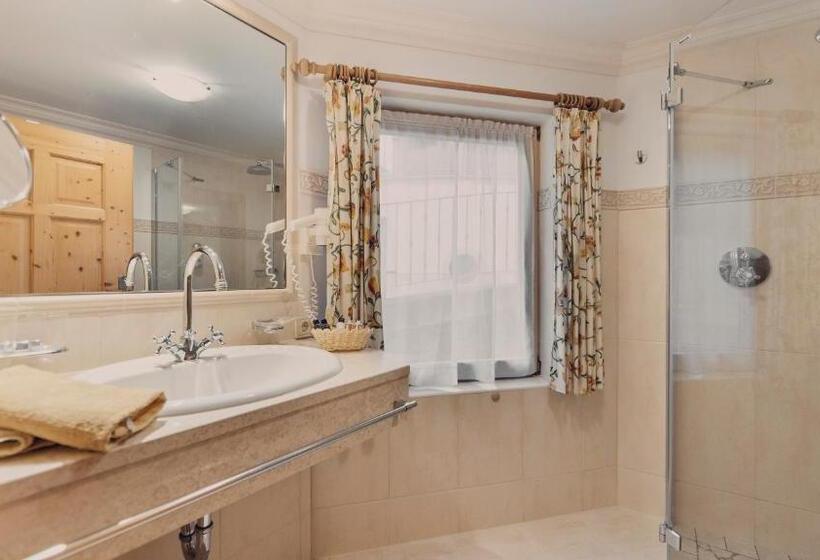 침실 3개 아파트, Tanzer