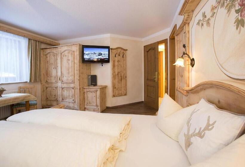 패밀리 룸, Tanzer