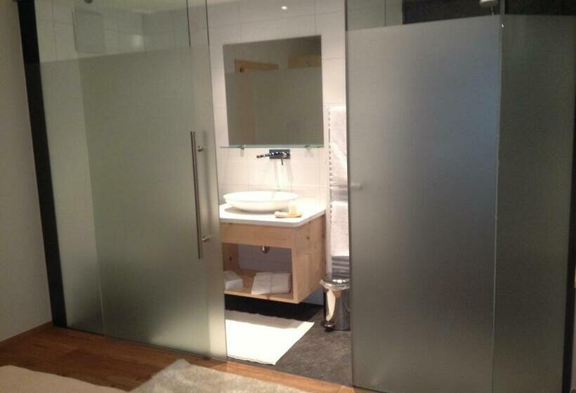 Номер Стандарт, Thaler