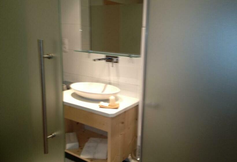 Номер Стандарт, Thaler