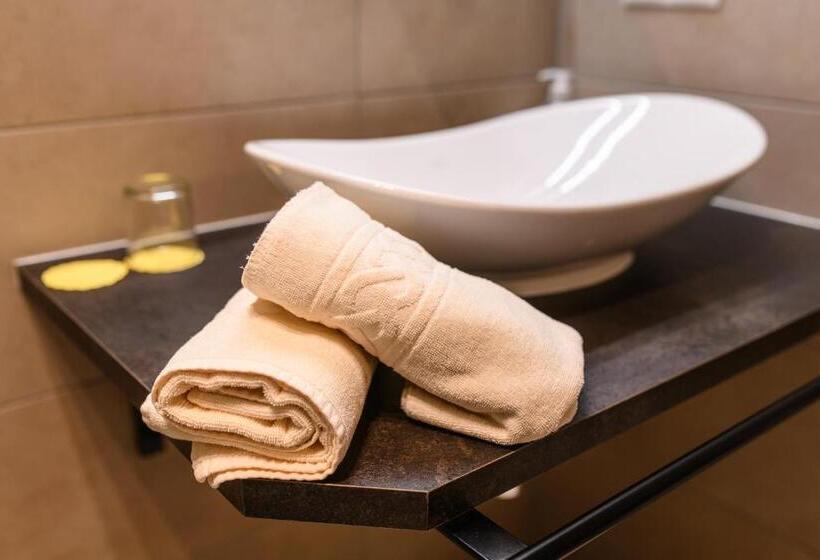 Полулюкс, Thaler