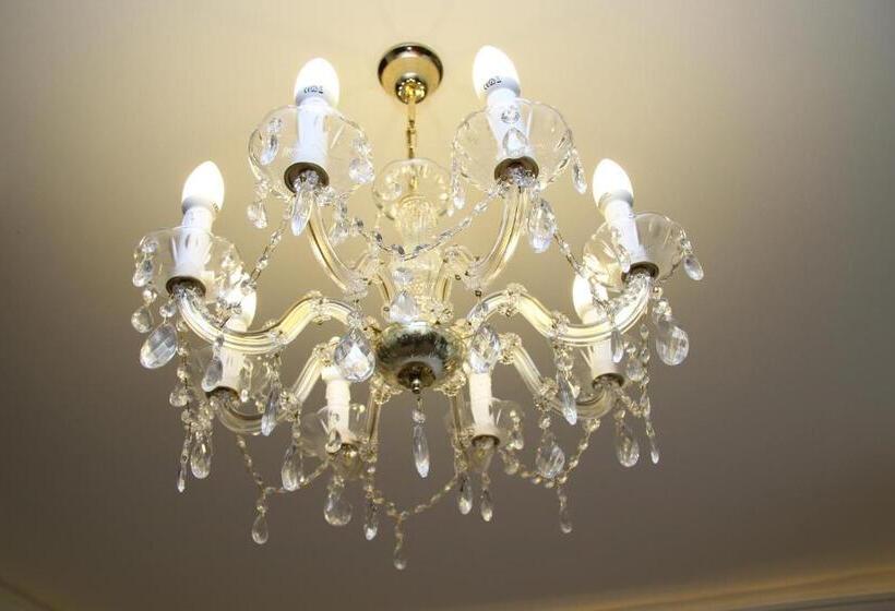 חדר משפחתי, Zum Heiligen Geist