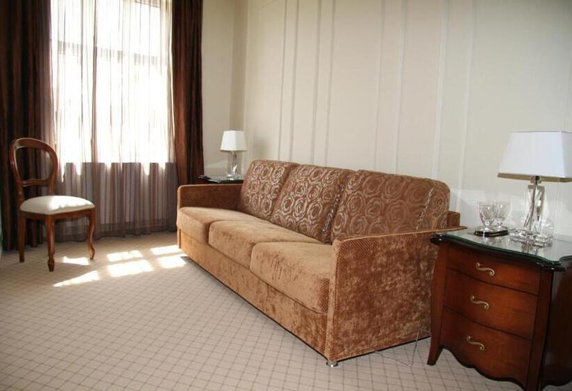 חדר משפחתי, Zum Heiligen Geist