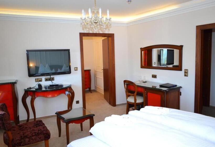 חדר משפחתי, Zum Heiligen Geist