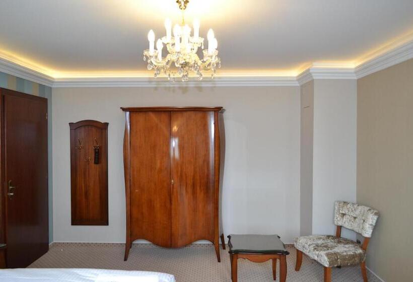 דירת חדר דלוקס, Zum Heiligen Geist