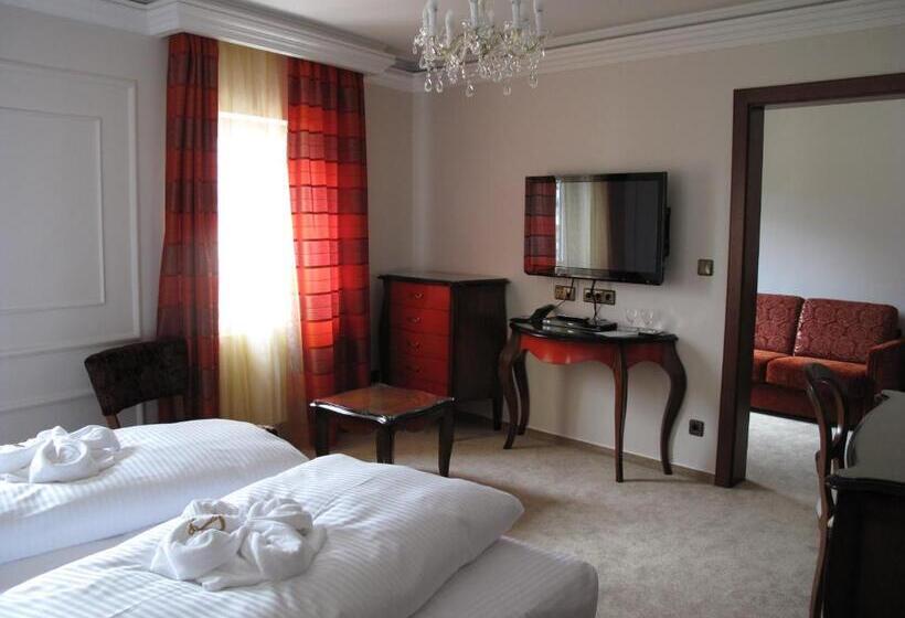 חדר משפחתי, Zum Heiligen Geist