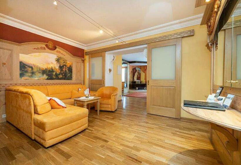 סוויטה, Schlosshotel Lacknerhof