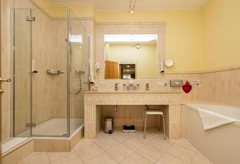 חדר משפתחתי סופריור, Schlosshotel Lacknerhof