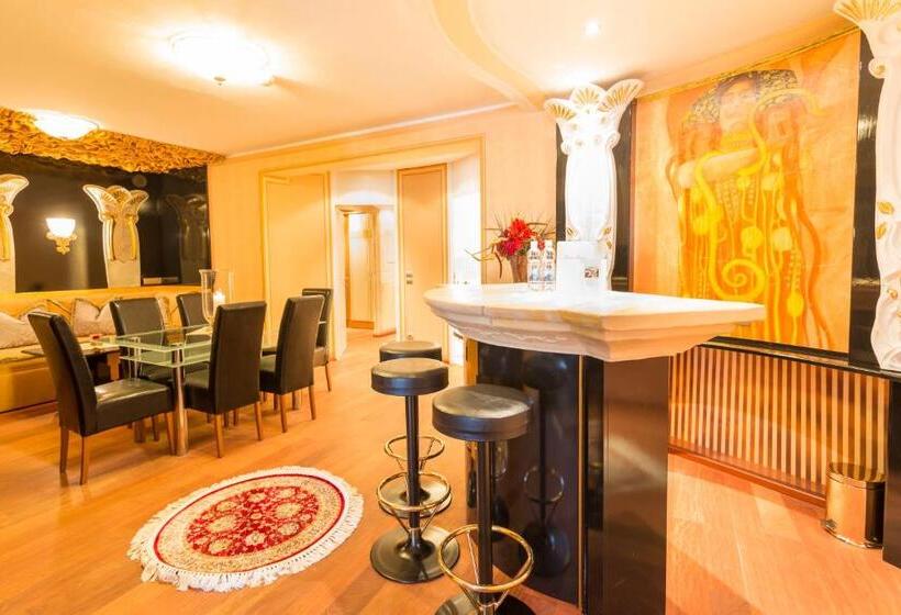 סוויטה עם ג'קוזי, Schlosshotel Lacknerhof