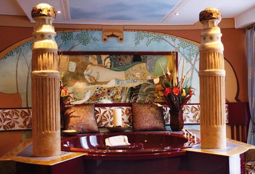 סוויטה עם ג'קוזי, Schlosshotel Lacknerhof