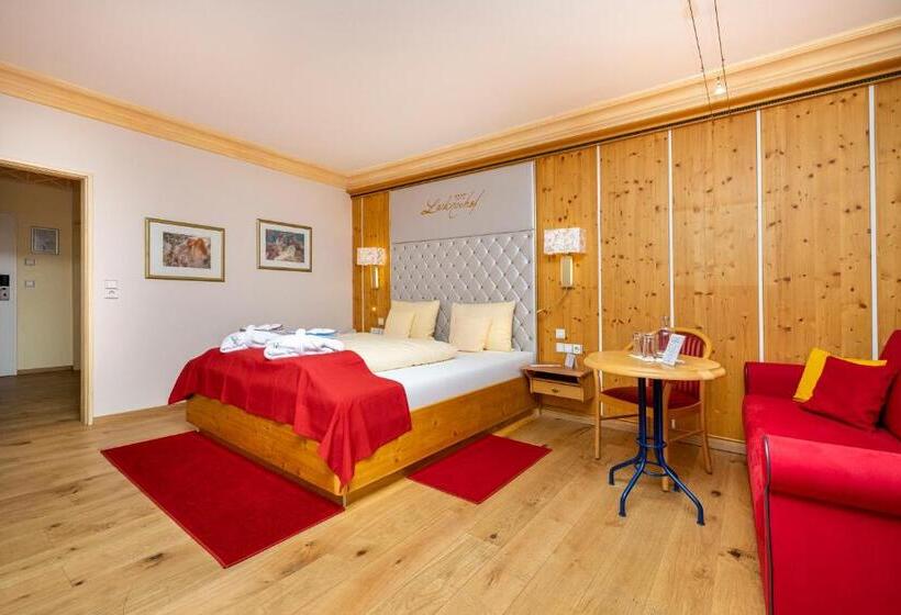 חדר משפתחתי סופריור, Schlosshotel Lacknerhof