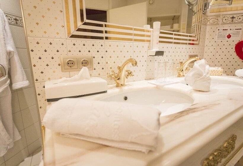 סוויטה, Schlosshotel Lacknerhof