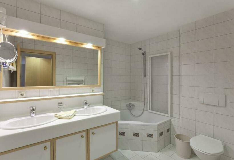 غرفة كمفورت مع بلكونة, Sporthotel Bachmann