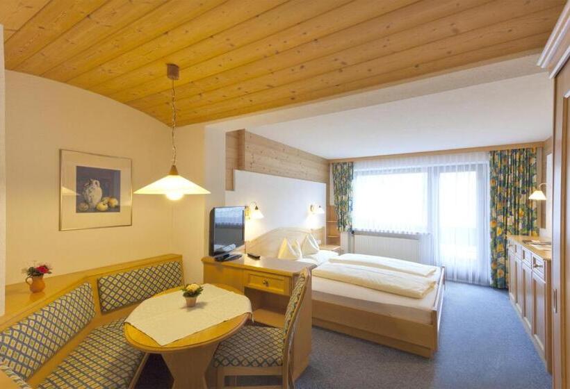 غرفة كلاسيكية مع بلكونة, Sporthotel Bachmann