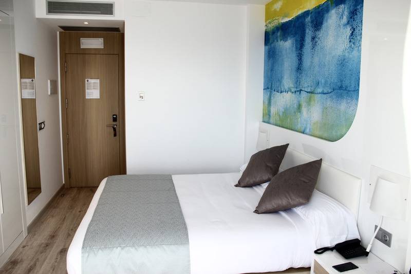 اتاق لوکس, Az Hotel Vague D’or