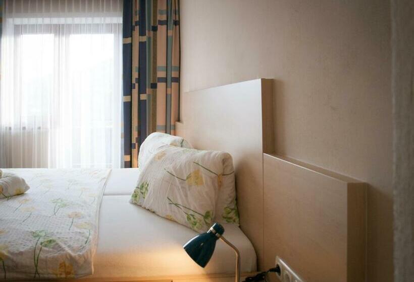 스탠다드 룸, Pension Handle