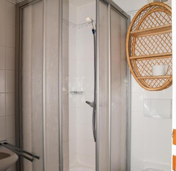 스탠다드 룸, Pension Handle