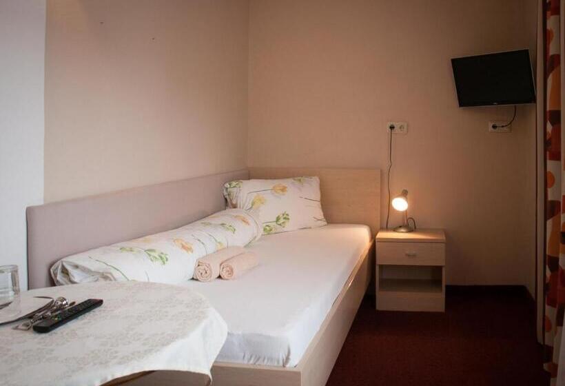 스탠다드 싱글 룸, Pension Handle