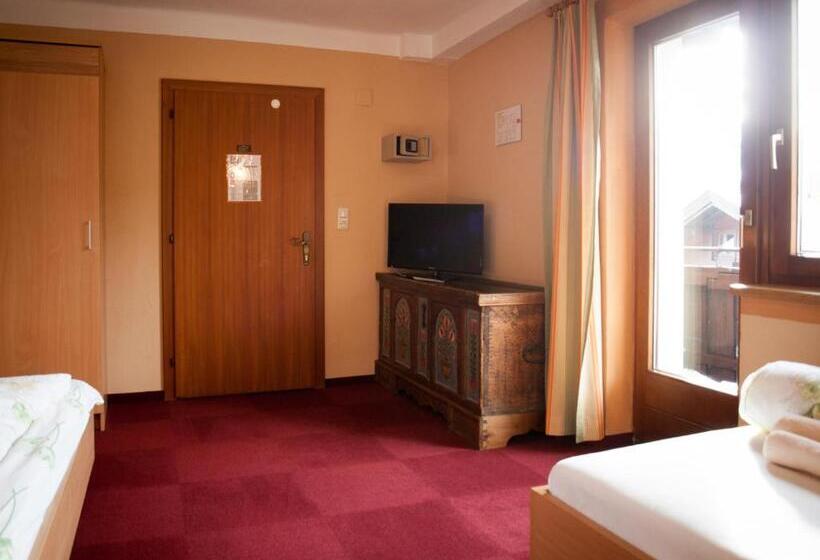 스탠다드 트리플 룸, Pension Handle