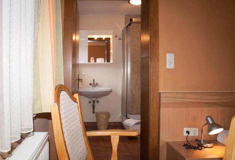 스탠다드 트리플 룸, Pension Handle