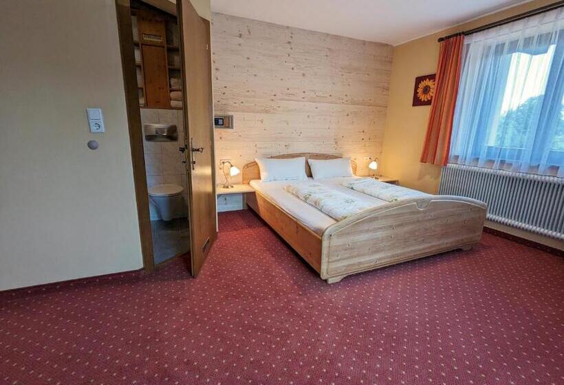 스탠다드 트리플 룸, Pension Handle