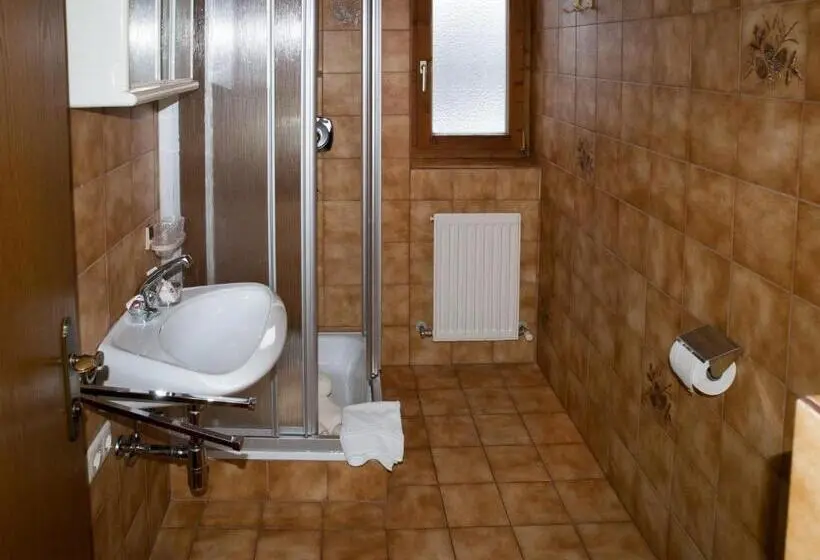 Suite 2 Dormitorios, Pension Handle