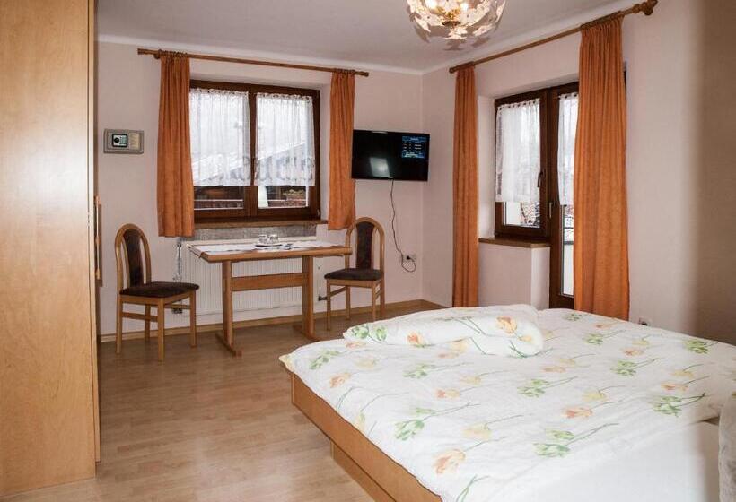 Люкс 2 Спальни, Pension Handle