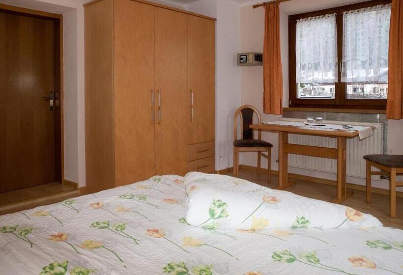 Люкс 2 Спальни, Pension Handle
