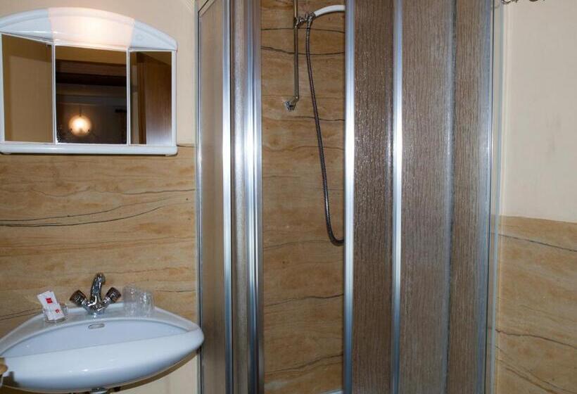 스탠다드 룸, Pension Handle