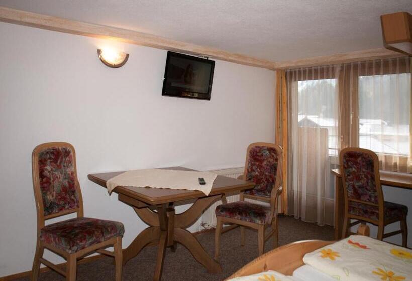 2 베드룸 패밀리 스위트, Pension Handle