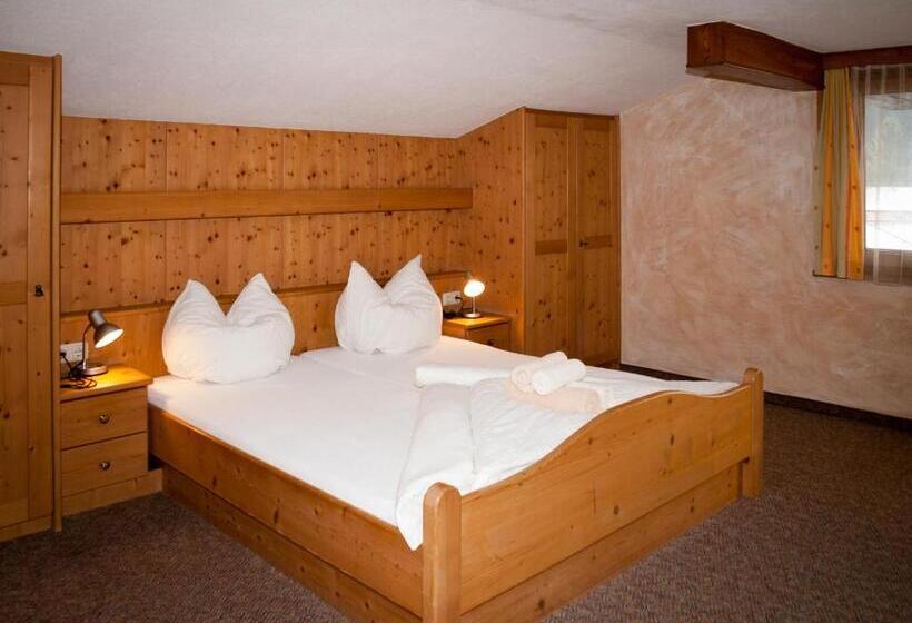 2 베드룸 패밀리 스위트, Pension Handle