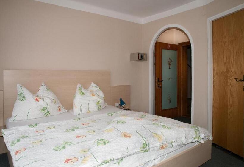 스탠다드 룸, Pension Handle