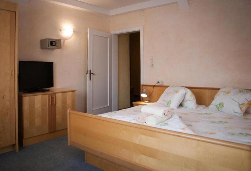 Люкс 3 Спальни, Pension Handle
